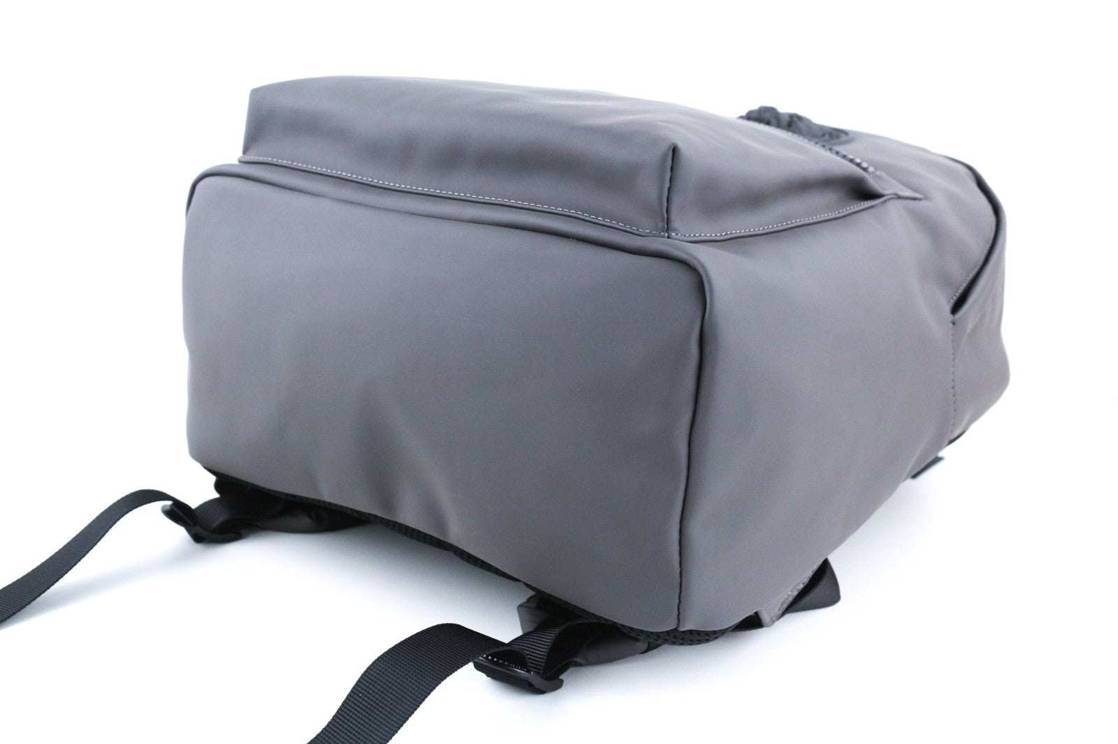 PHILIPP PLEIN moteriška kuprinė, vieno dydžio, pilka, dviguba reguliuojamo dydžio rankinė Bostono stiliaus, su pamušalu. 