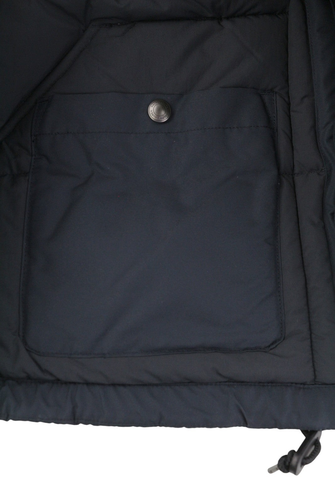 RALPH LAUREN Elmwood vyriška liemenė M, juoda, su ančių pūkų užpildu, dygsniuota, su gobtuvu ir užtrauktuku 