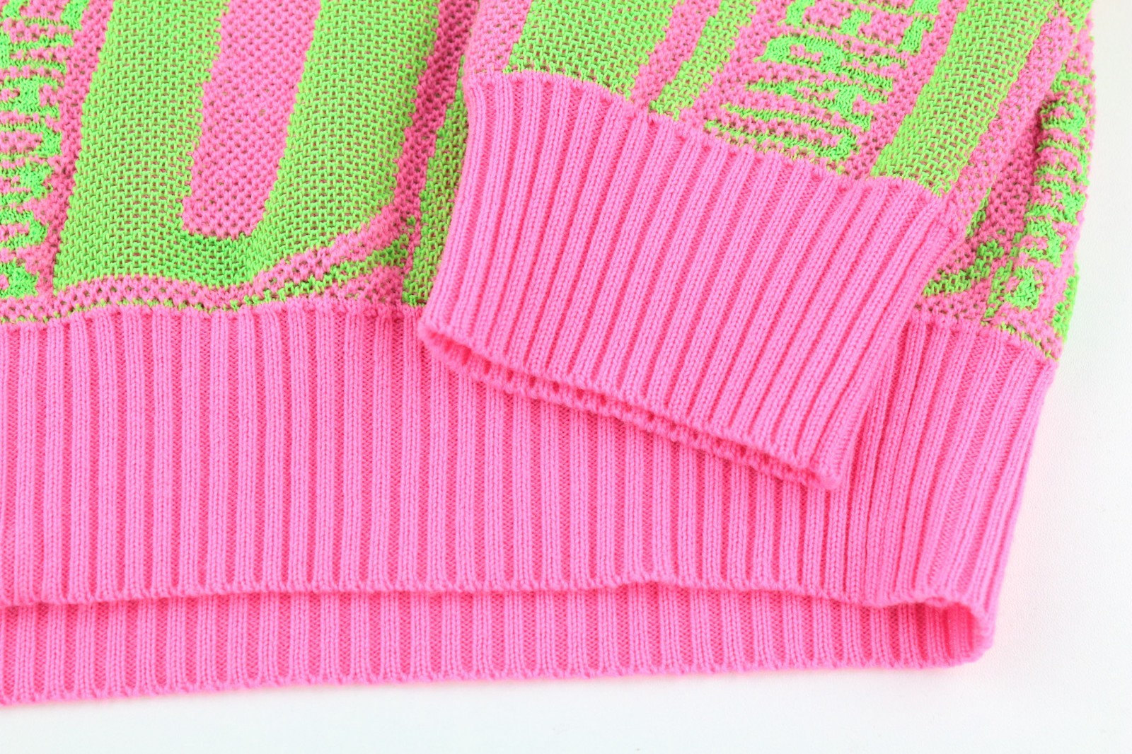 DSQUARED2 Women's M Pink Green Wool Blend Zip Knit Patterned Jumper