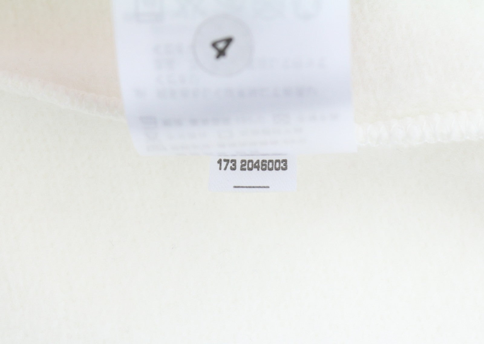 GANT Shield C-Neck Men Sweatshirt M Eggshell White Embroidered Logo Pullover