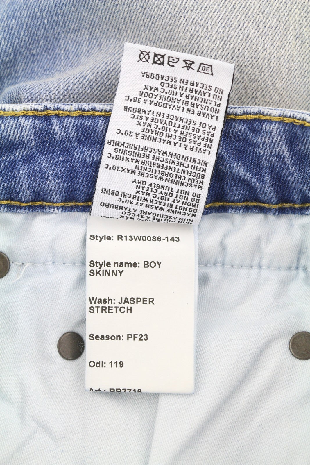 R13 berniukiškos aptemptos moteriškos džinsinės kelnės 27 Jasper tamprios trumpintos kelnės su užtrauktuku ant kulkšnies, išblukusi mėlyna spalva 