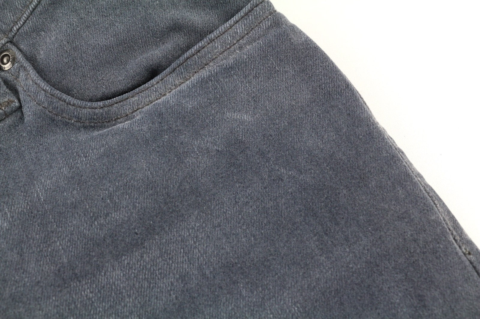 NUDIE JEANS ploni „Finn“ vyriški džinsai W28/L32 ploni pilki skalbtos medvilnės tamprūs audiniai