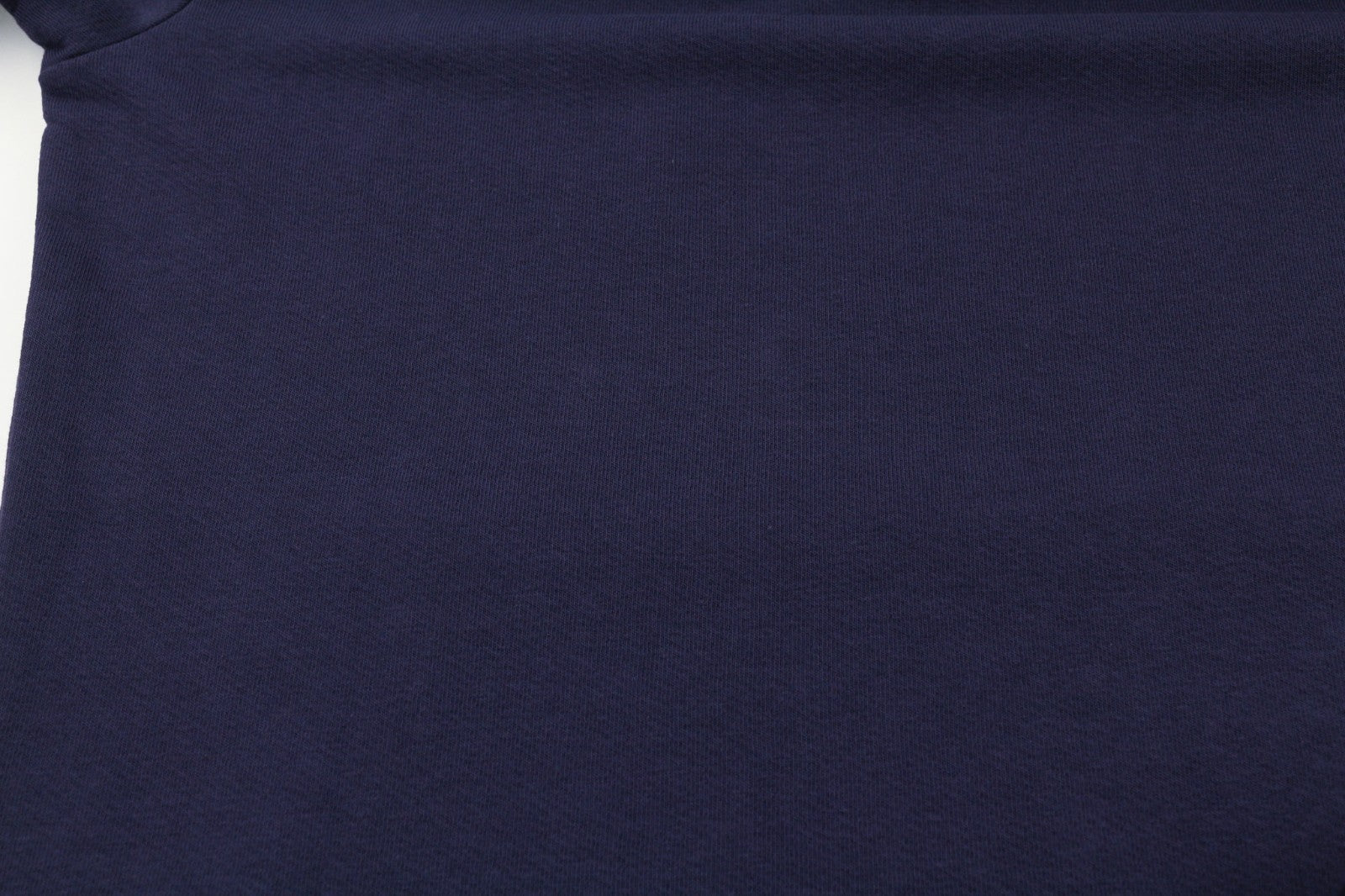 AQUASCUTUM FAI003 vyriškas mėlynas megztinis su gobtuvu ir logotipo dirželiais, kengūros kišene 