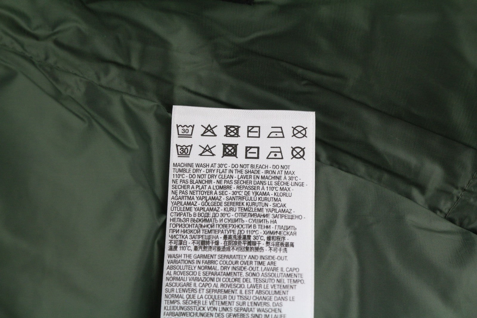 DIESEL W-Dwain vyriška striukė L, juoda, 3M Thinsulate, su gobtuvu ir užtrauktuku, RRP299