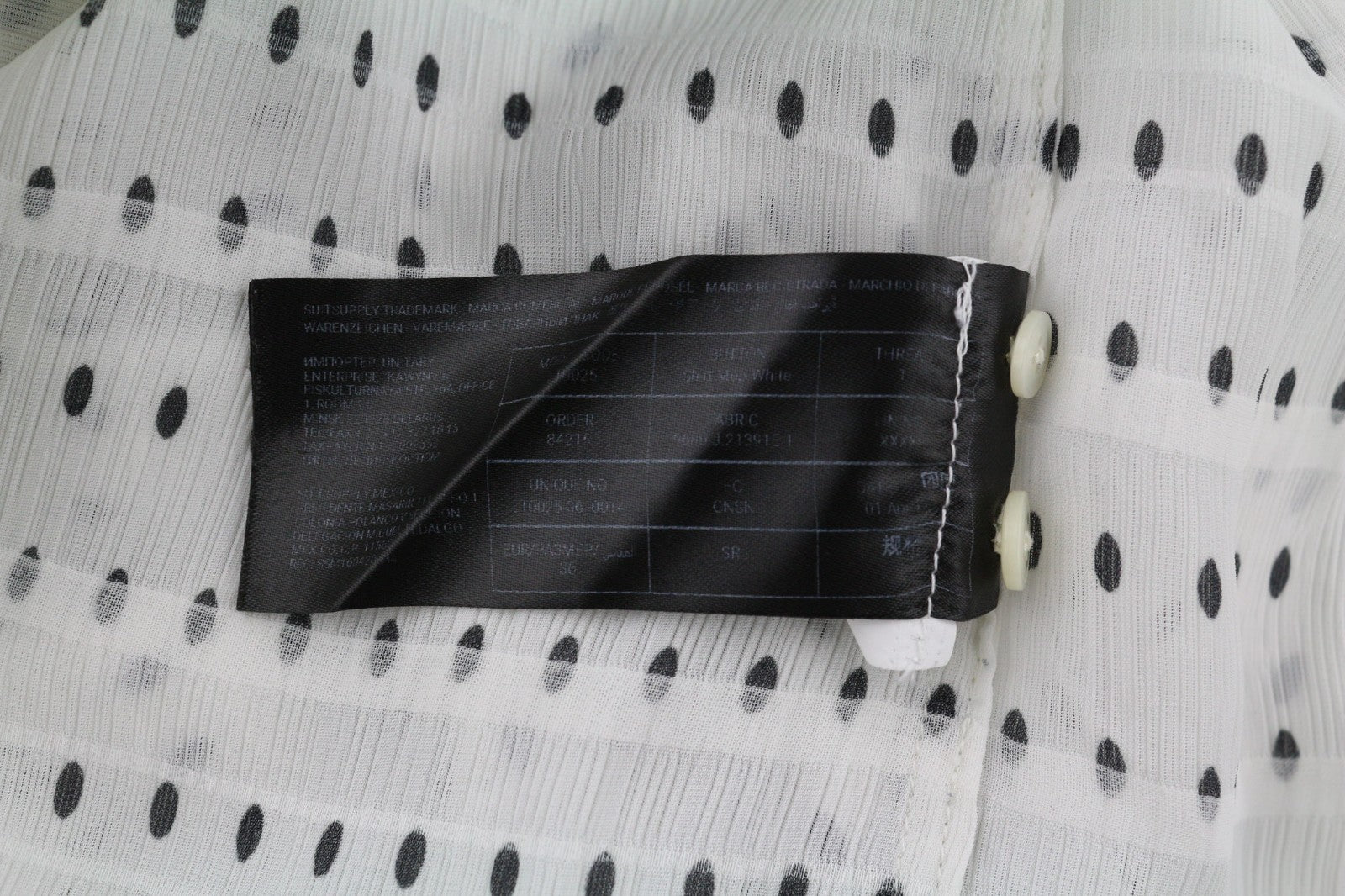 SUISTUDIO Charles moteriški balti taškuoti tamprūs marškinėliai ilgomis rankovėmis, dydis UK10 