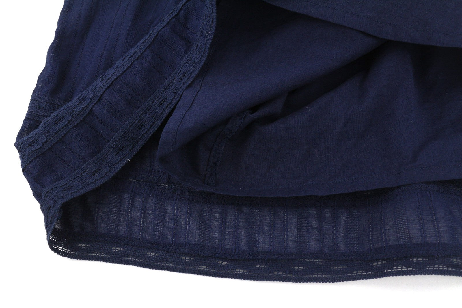 MAISON 123 Corelia R Guip moteriška suknelė 42 tamsiai mėlyna trumpomis rankovėmis su 1/4 sagomis 