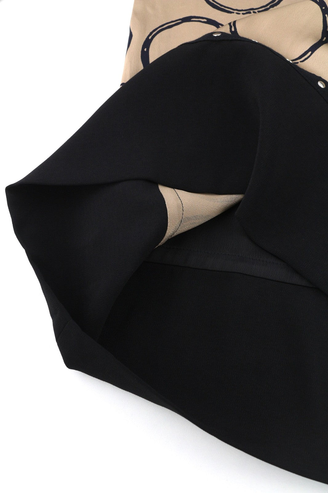 BLEU BLANC ROUGE Magie moteriška suknelė S smėlio spalvos, 3/4 rankovėmis, apvalia iškirpte, raštuota trumpa suknelė 