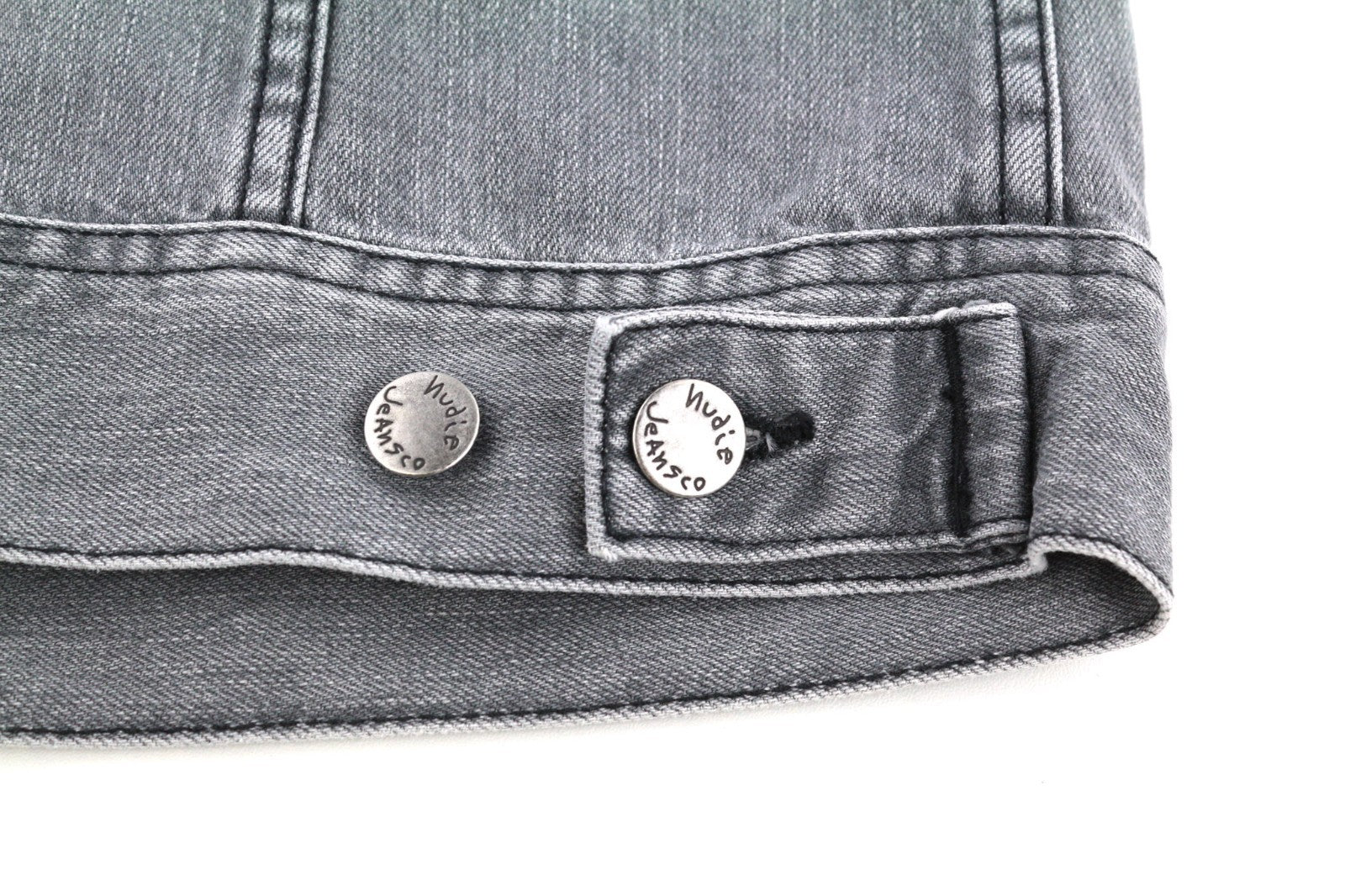 NUDIE JEANS Conny vyriška striukė XS dydžio, balintos juodos spalvos, pilka, polo marškinėliai su sagomis 