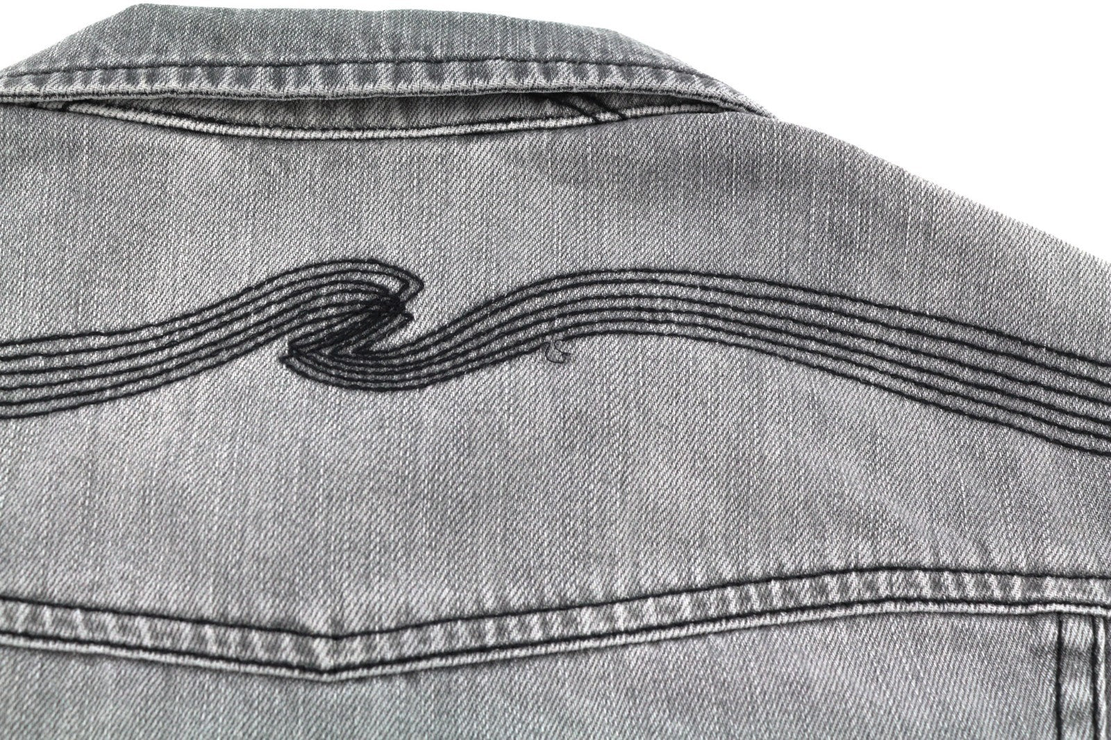 NUDIE JEANS Conny vyriška striukė S su saulės balinta juoda pilka skalbta polo marškinėliai su sagomis 