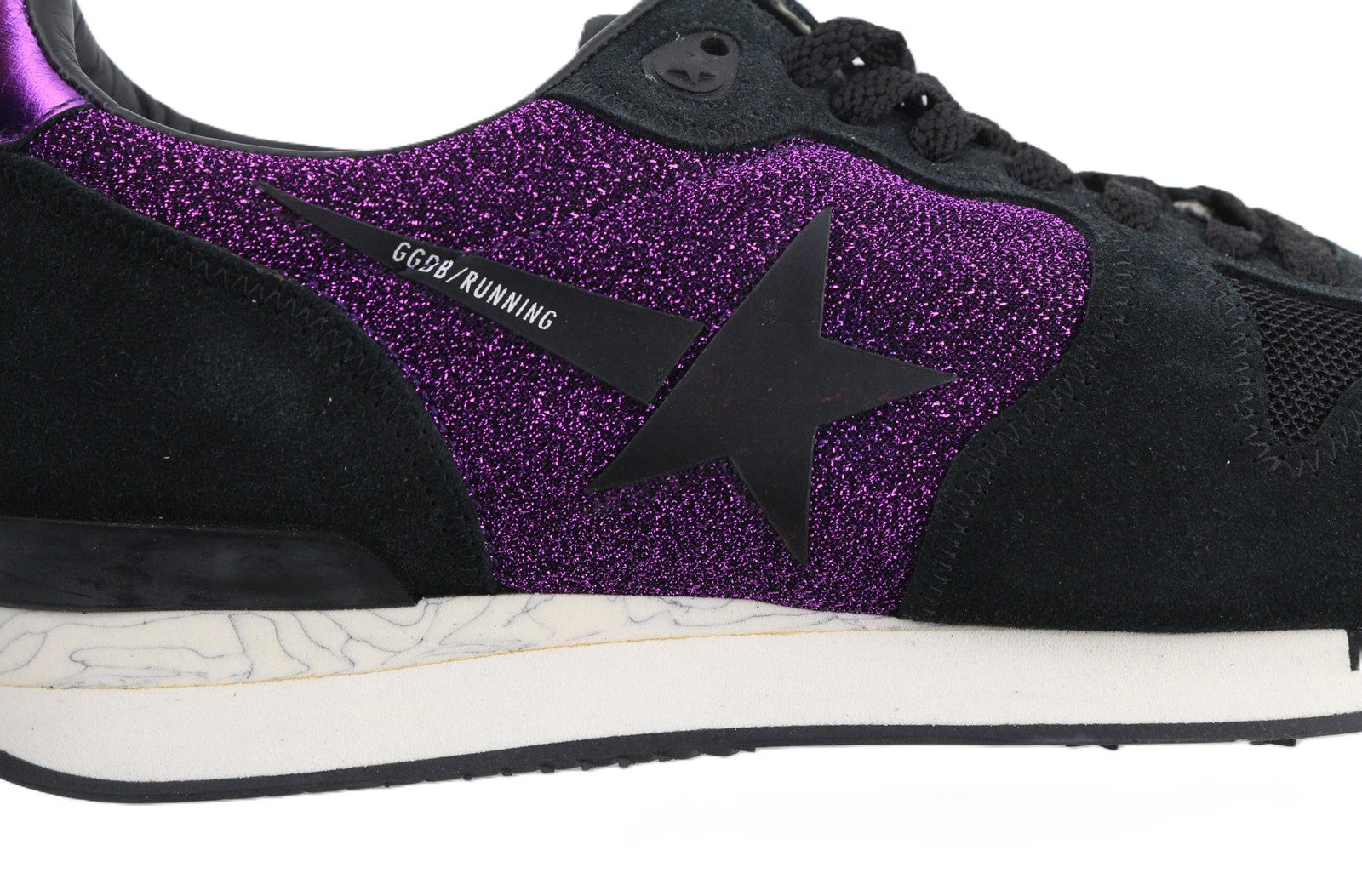 „GOLDEN GOOSE“ bėgimo bateliai moterims, 39 dydžio, violetiniai, juodi, odiniai, blizgantys, suvarstomi. 