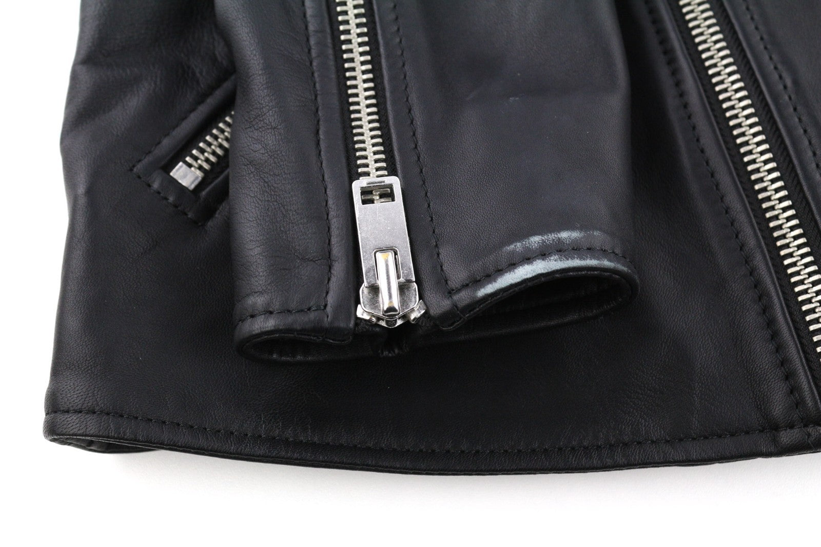 DIESEL R-Pusmir vyriška striukė S, juoda, su avikailio pamušalu ir asimetrišku užtrauktuku. 