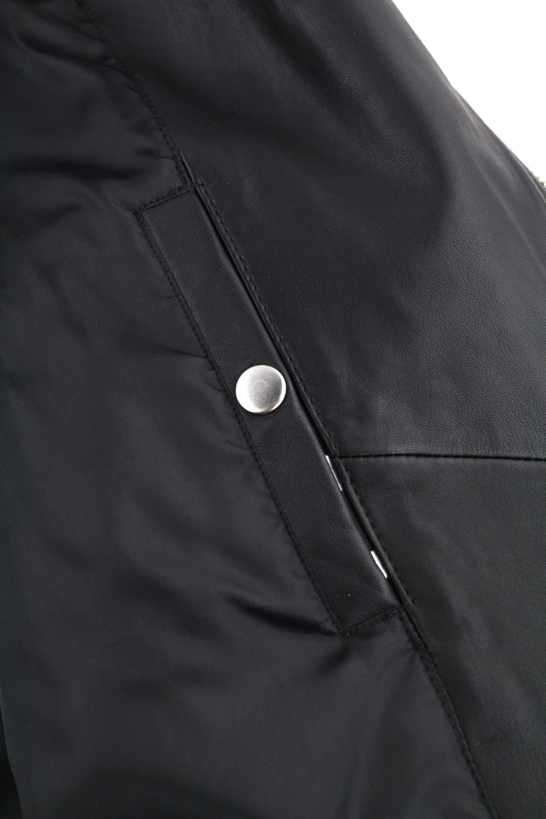 DIESEL R-Pusmir vyriška striukė S, juoda, su avikailio pamušalu ir asimetrišku užtrauktuku. 