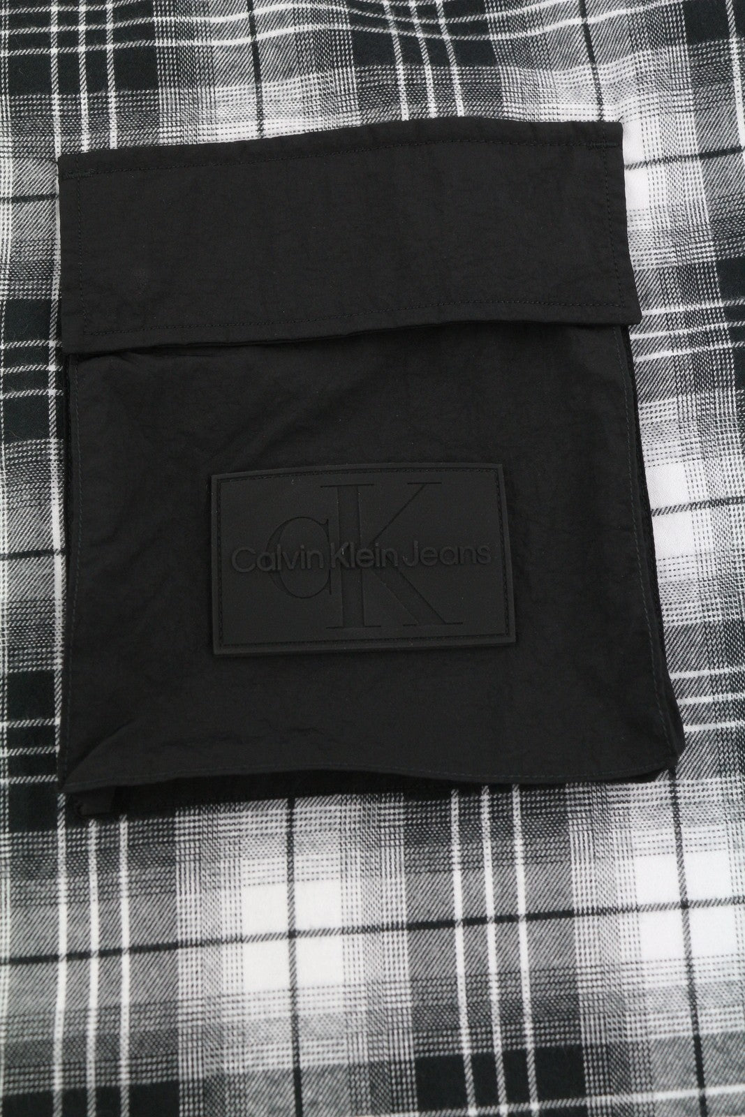 CALVIN KLEIN Men Shirt XL Flannel Plaid Patch Pockets Spread Neck Logo Casual