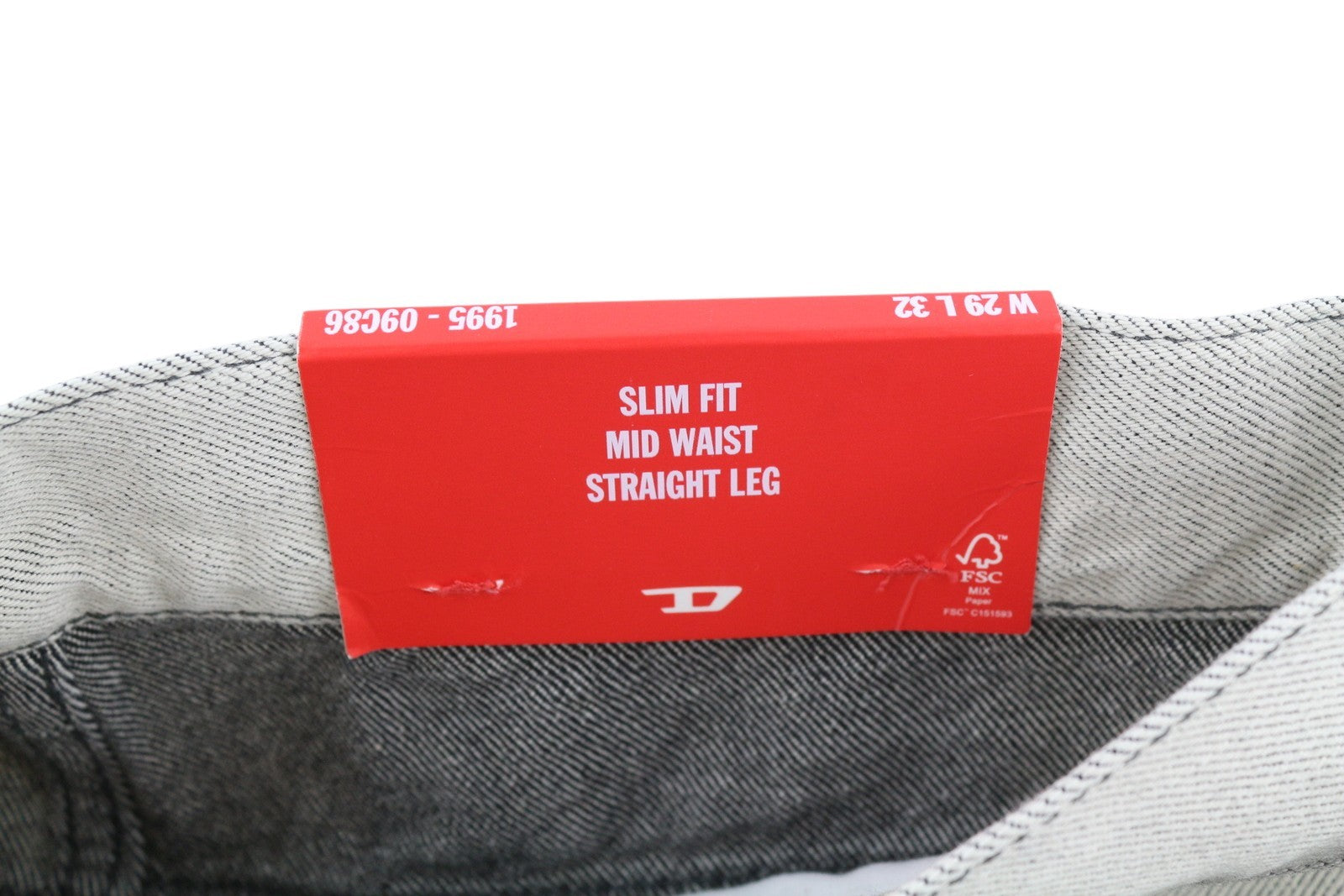 DIESEL 1995 09C86 Men's Jeans W29/L32 Light Denim Slim Straight Mid RRP195