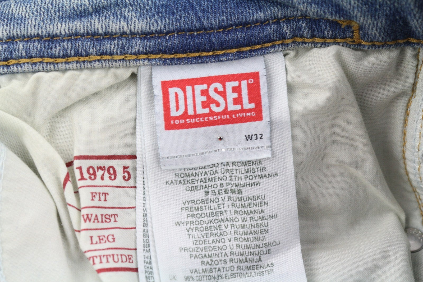 DIESEL 1979 Sleenker E9C01 Men's Jeans W32/L32 Skinny Distress Blue Low RRP275