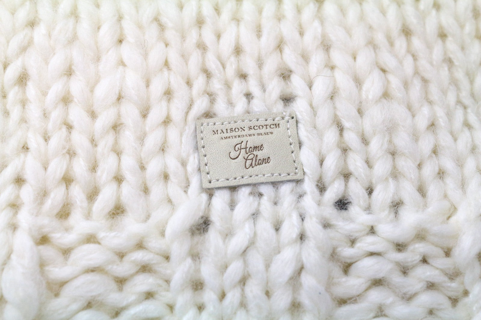 MAISON SCOTCH moteriškas šalikas OS šviesiai ekru spalvos megztas storas alpakų vilnos mišinys 