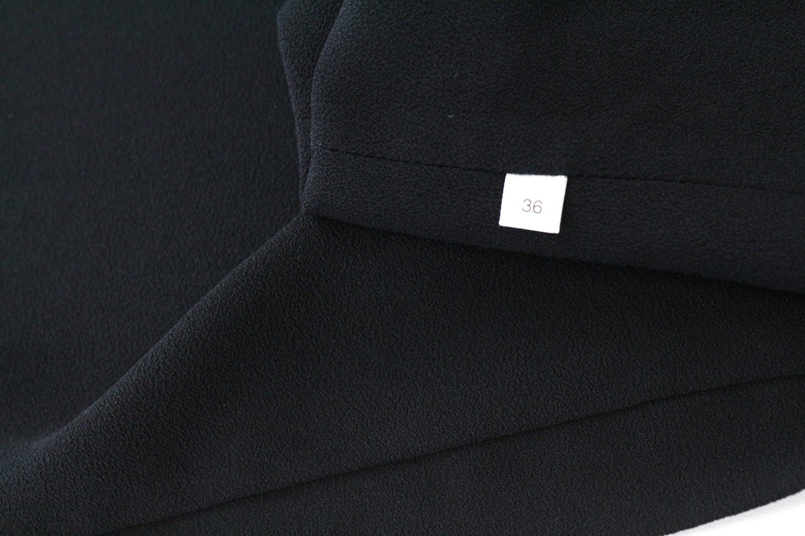 SUITSUPPLY moteriški marškinėliai be rankovių, 36 dydis, juodi, lengvi, oficialūs drabužiai, V formos iškirpte 