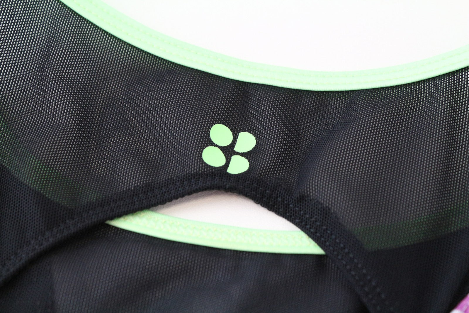 „SWEATY BETTY XS“ violetinė berankovė sportinė palaidinė su raštais 