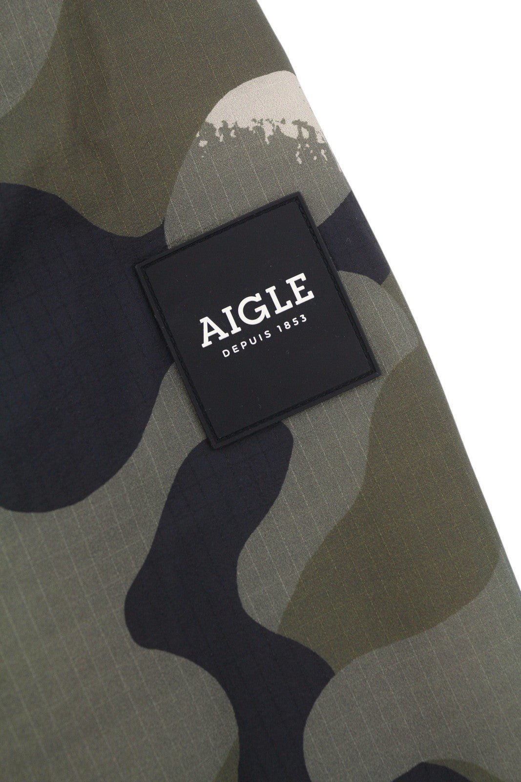 AIGLE Morister Men Jacket M Camouflage Padded Full Zip Button Up Bomber