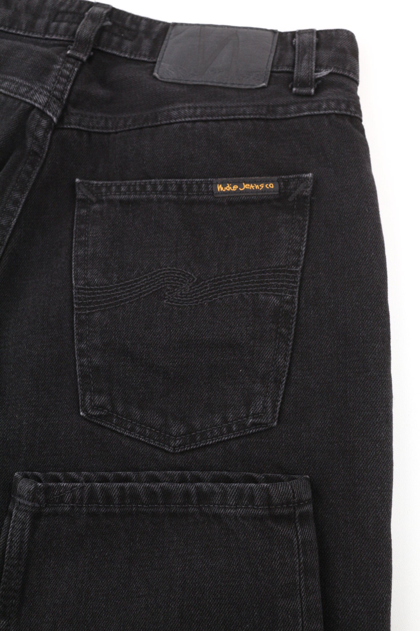 NUDIE JEANS Breezy Brit moteriški džinsai W29/L28 Regular Taper juodi laisvalaikio stiliaus 