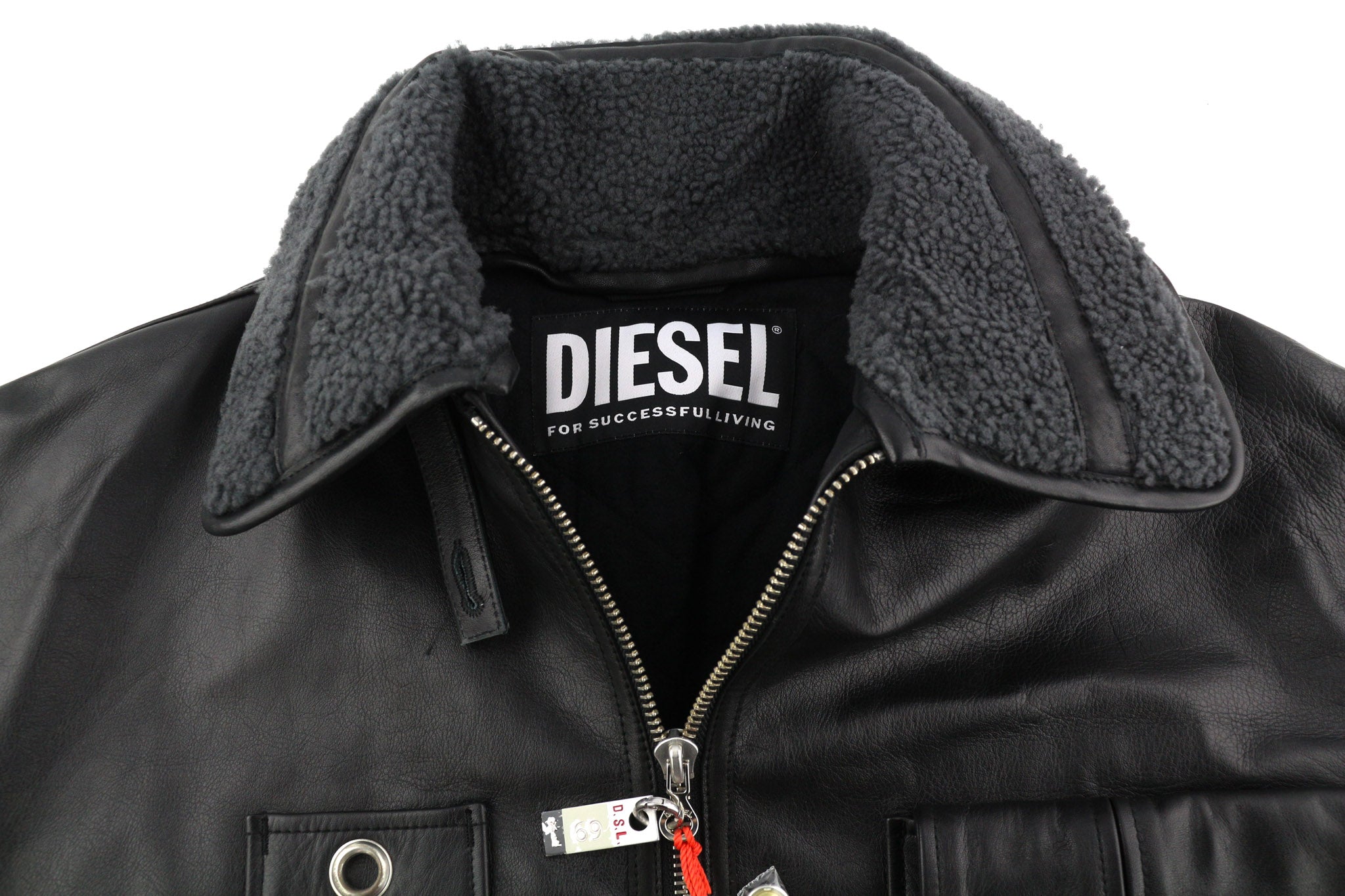 DIESEL L-Gilbert-Fur vyriška striukė XL su jaučio odos avikailio apykakle, rekomenduojama kaina – 1095 € 