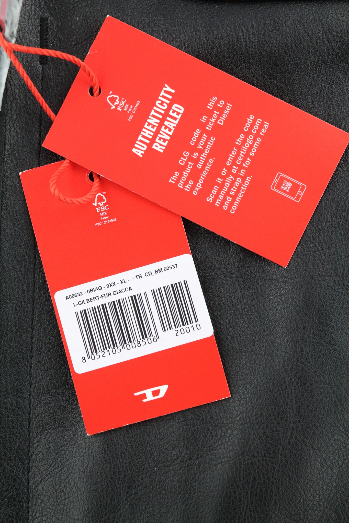 DIESEL L-Gilbert-Fur vyriška striukė XL su jaučio odos avikailio apykakle, rekomenduojama kaina – 1095 € 