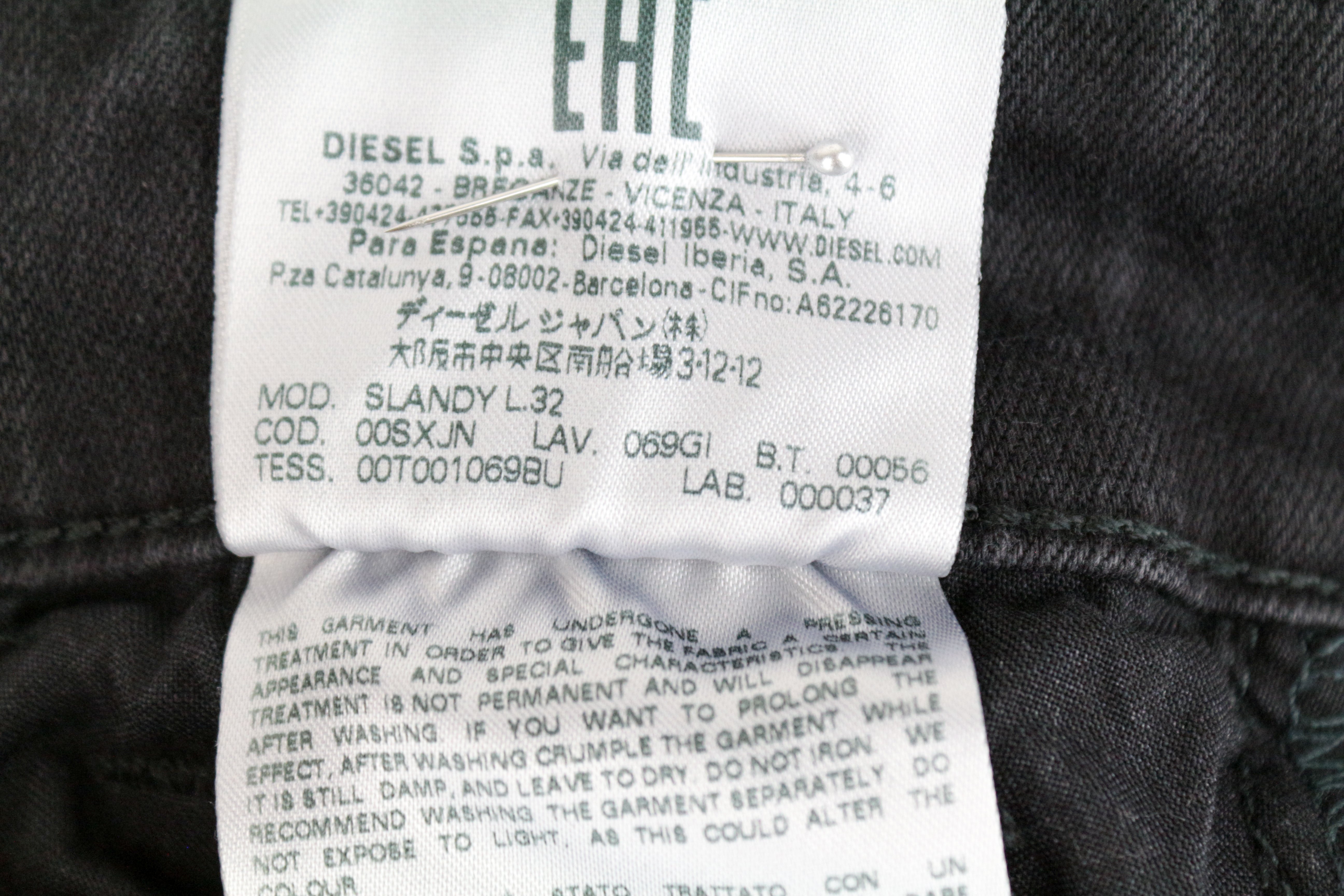 DIESEL Slandy 069GI moteriški pilki itin ploni tamprūs džinsai W24/L32 