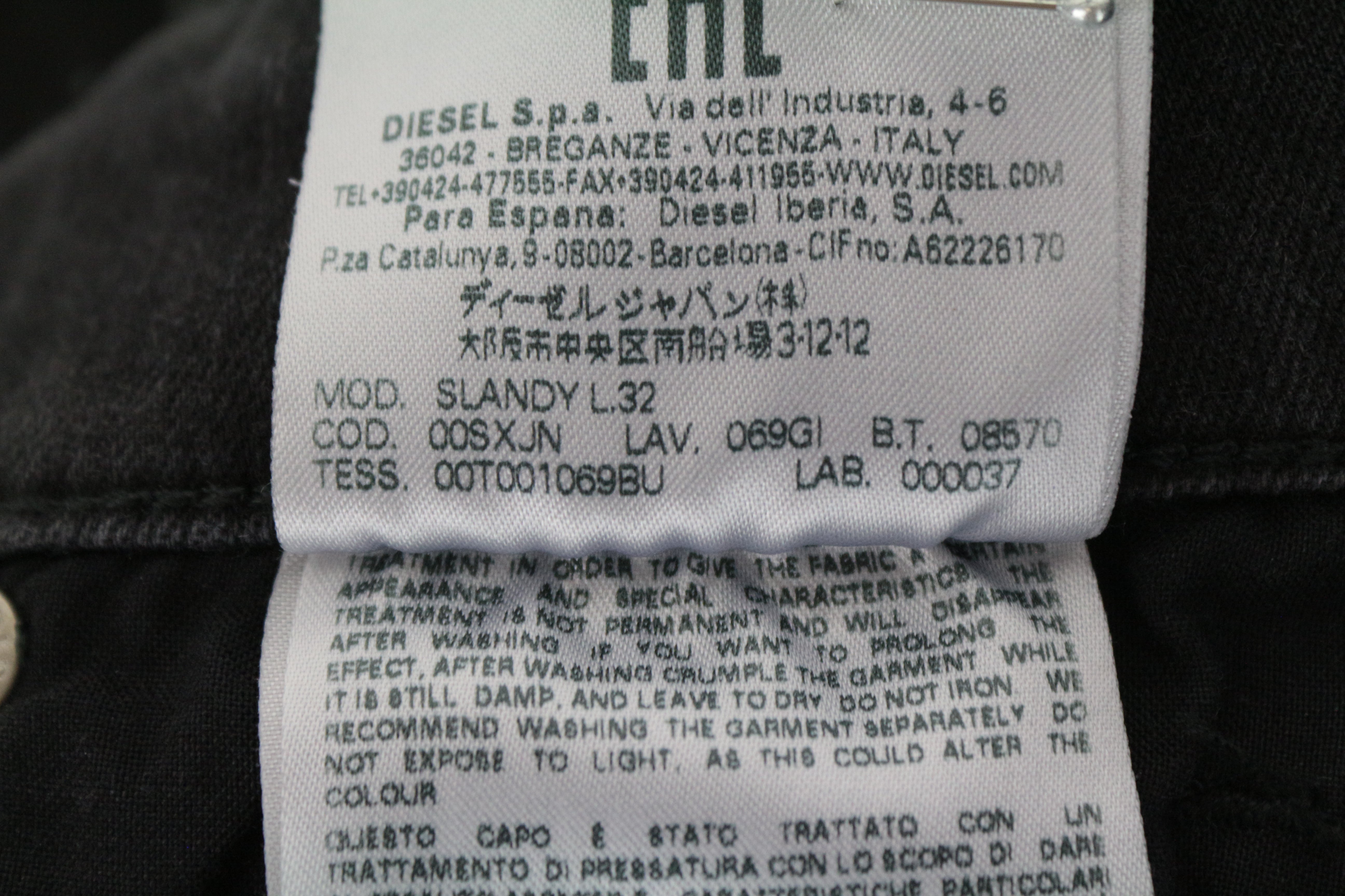 DIESEL Slandy 069GI W25 L32 pilki medvilniniai aptempti moteriški ploni tamprūs džinsai 