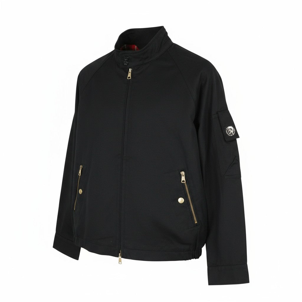 DIESEL J-Harry vyriška striukė M, juoda, su juostele, kaklo kišenėmis, languotu pamušalu. Rekomenduojama mažmeninė kaina – 350 €.