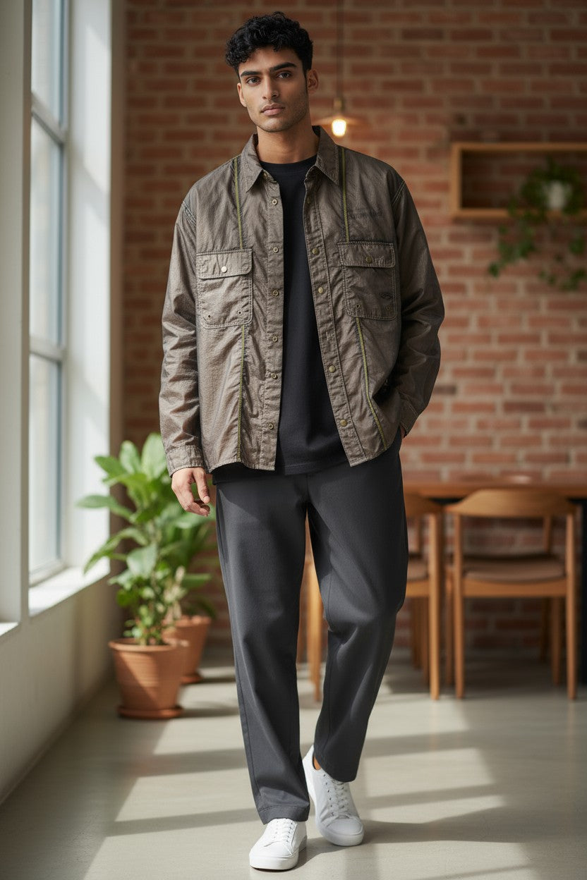 DIESEL S-U24 vyriška striukė XL dydžio, vėjui nepralaidi, su spaudėmis ir dengta apykakle, rekomenduojama kaina – 275 € 