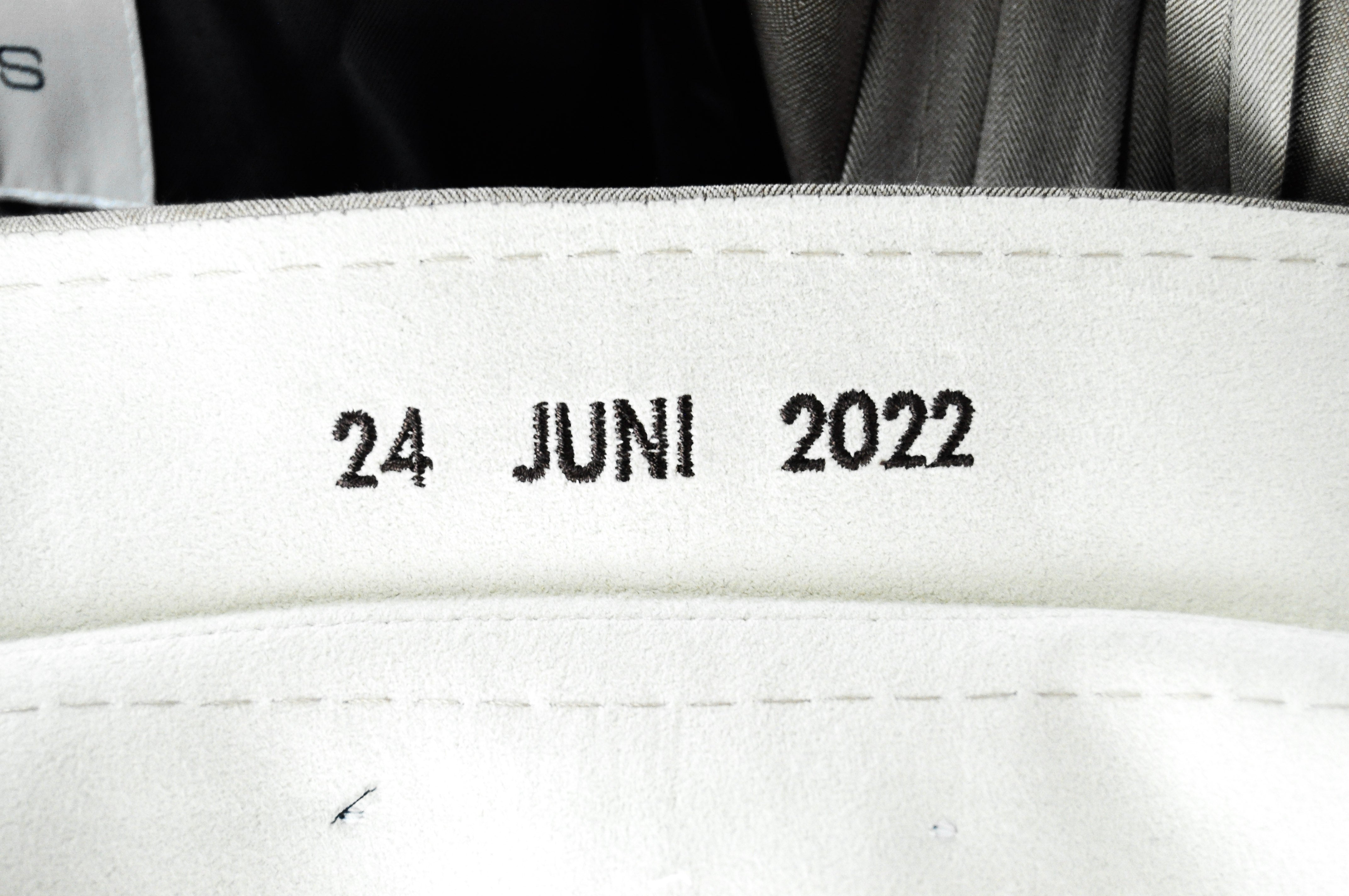 Men's SUITSUPPLY La Spalla Suit UK42R Wool Light Brown 2 Piece Vented