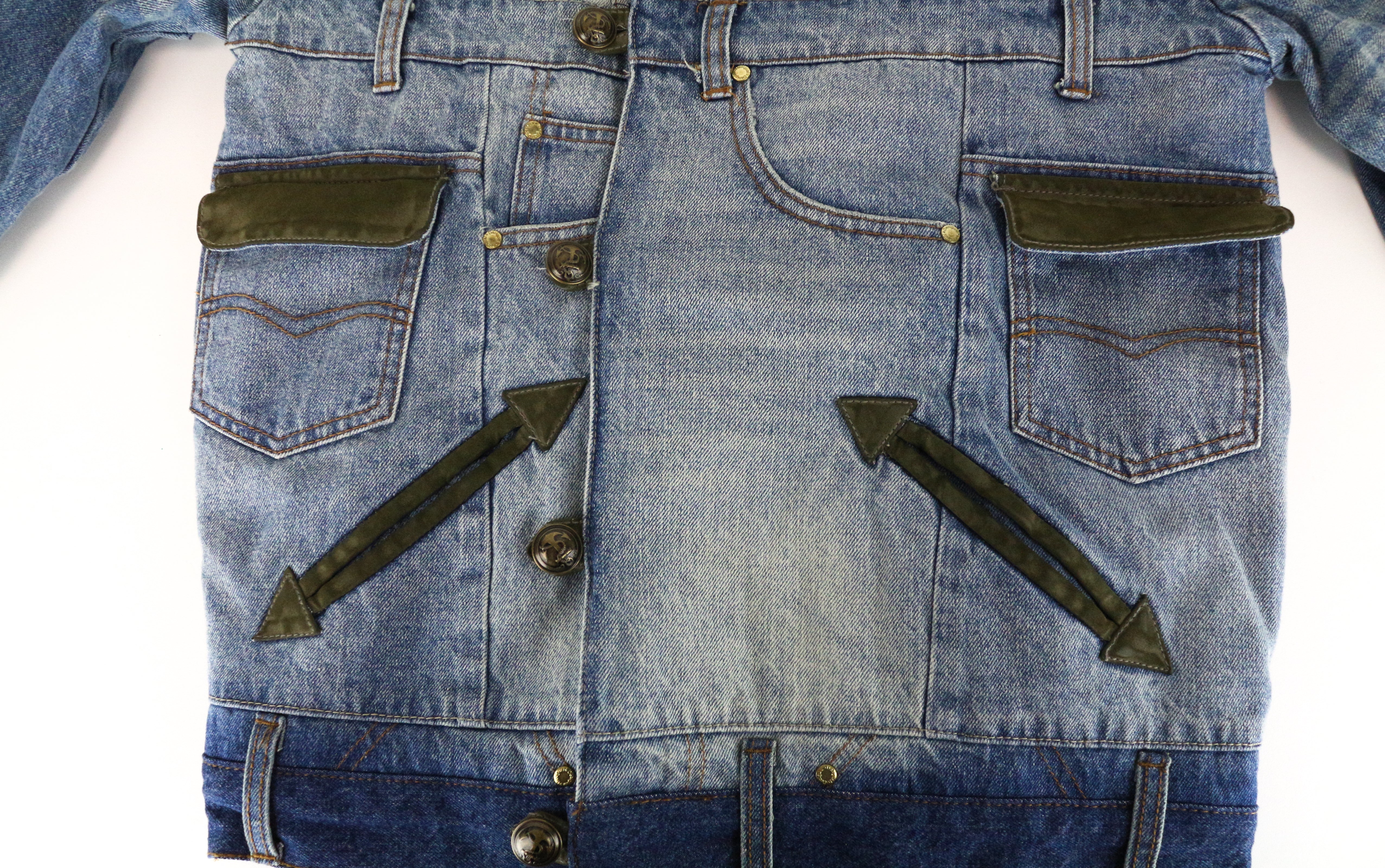 DESIGUAL mėlynas džinsinis švarkelis 38 moteriškas „Geisha Sequins“ su gryna medvilne ir skalbtos išvaizdos blizgučiais 